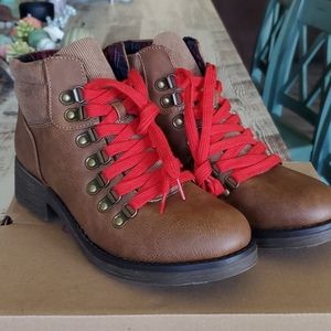Sugar hiking style boots